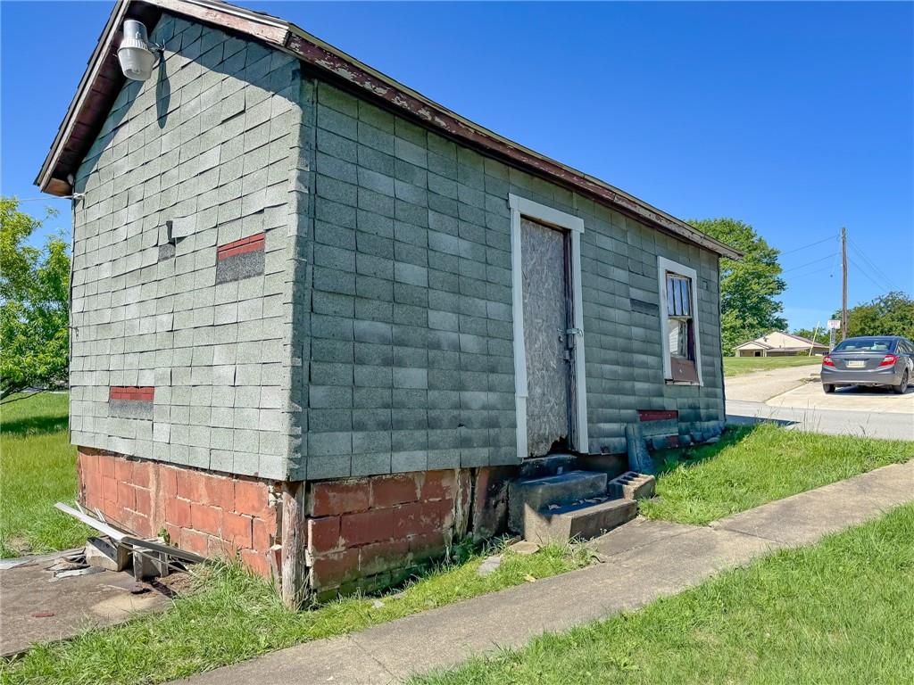 605 Maple Street Merrittstown, PA 15463 - Photo 9 of 21