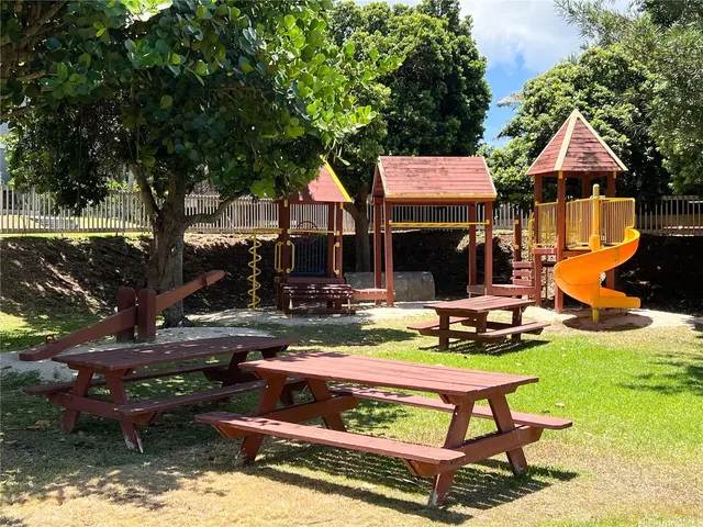 $2,500 | 625 Mananai Place, Unit T, Honolulu, HI 96818