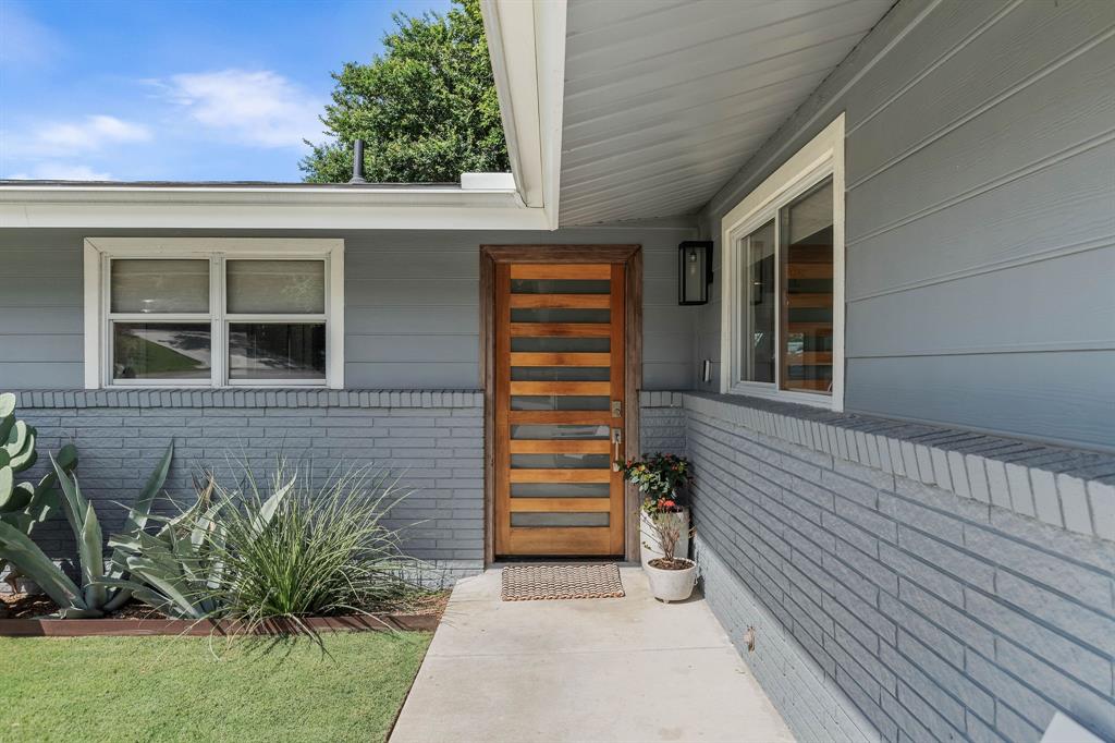 1613 South Cliff Street Decatur, TX 76234 - Photo 5 of 40