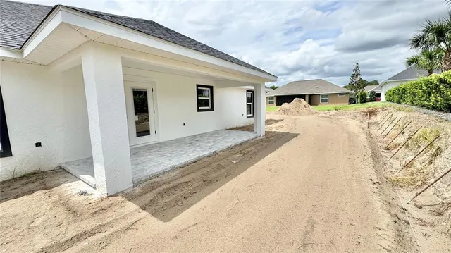 a front view of house with yard