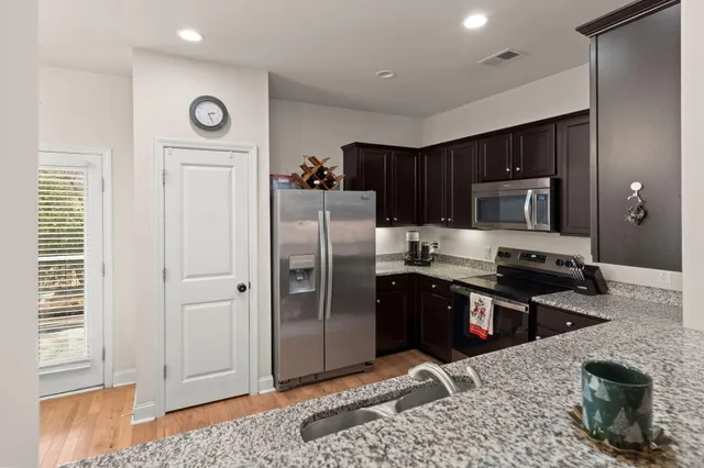 $425,000 | 1067 Bennington Drive, Charleston, SC 29492