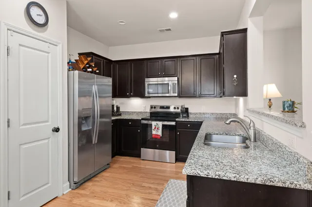 $425,000 | 1067 Bennington Drive, Charleston, SC 29492