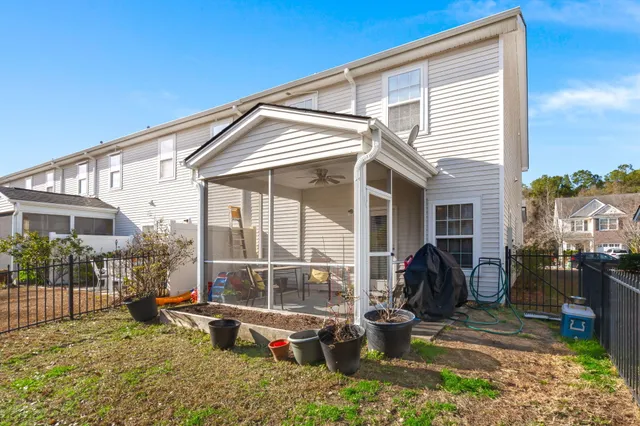 $425,000 | 1067 Bennington Drive, Charleston, SC 29492