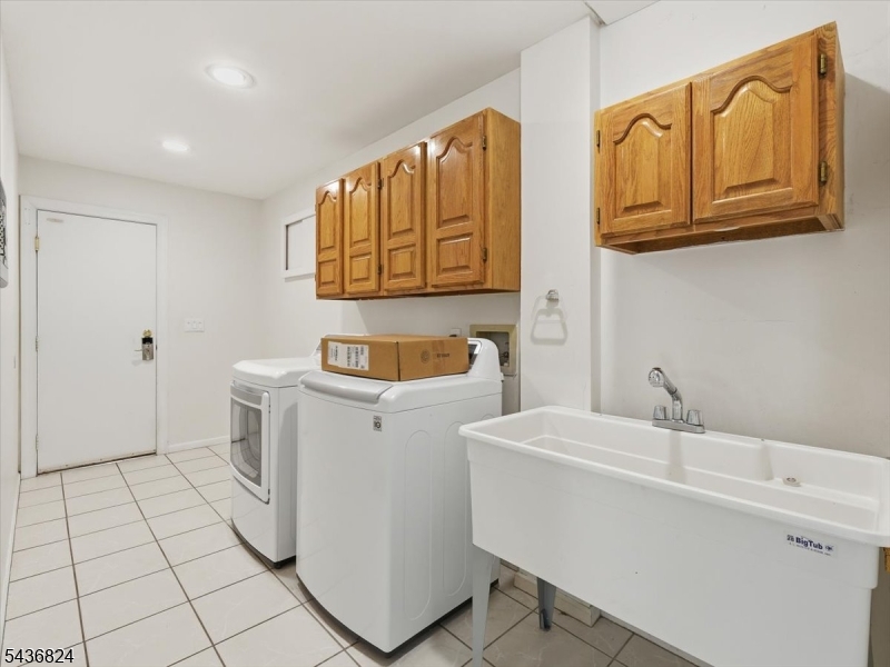 1079 Hoffman Road Bridgewater, NJ 08807 - Photo 18 of 50
