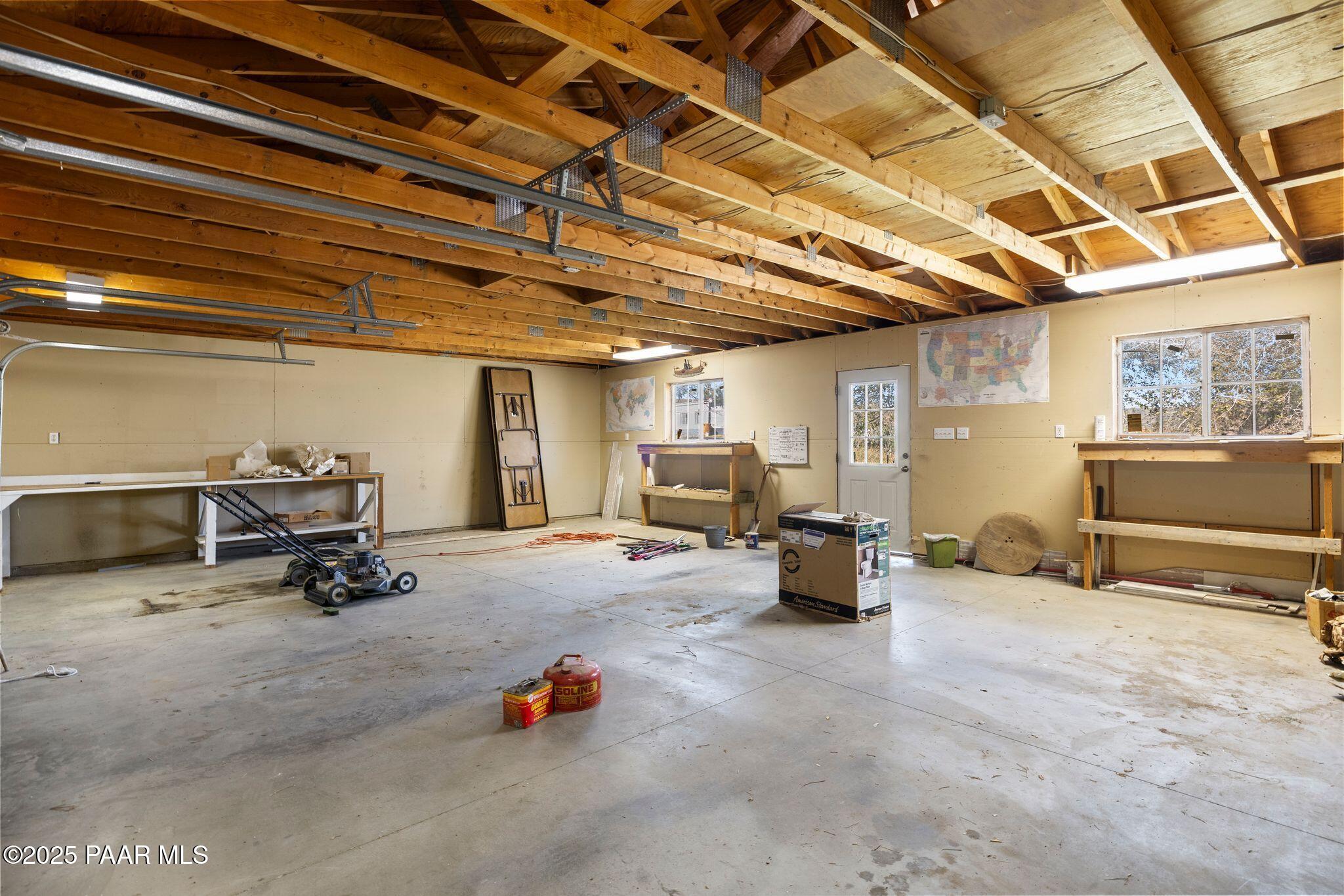10231 Fir Street Mayer, AZ 86333 - Photo 35 of 50 a view of a room with gym equipment