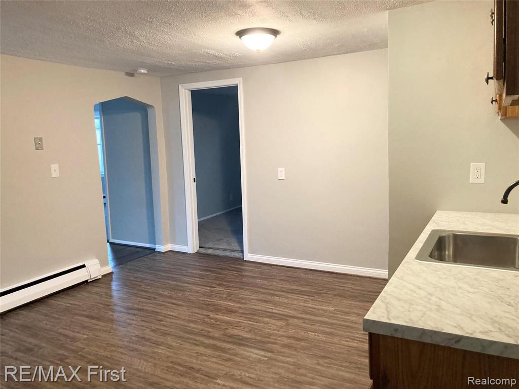 2034 John R Road, Unit 7 Troy, MI 48083 - Photo 4 of 9