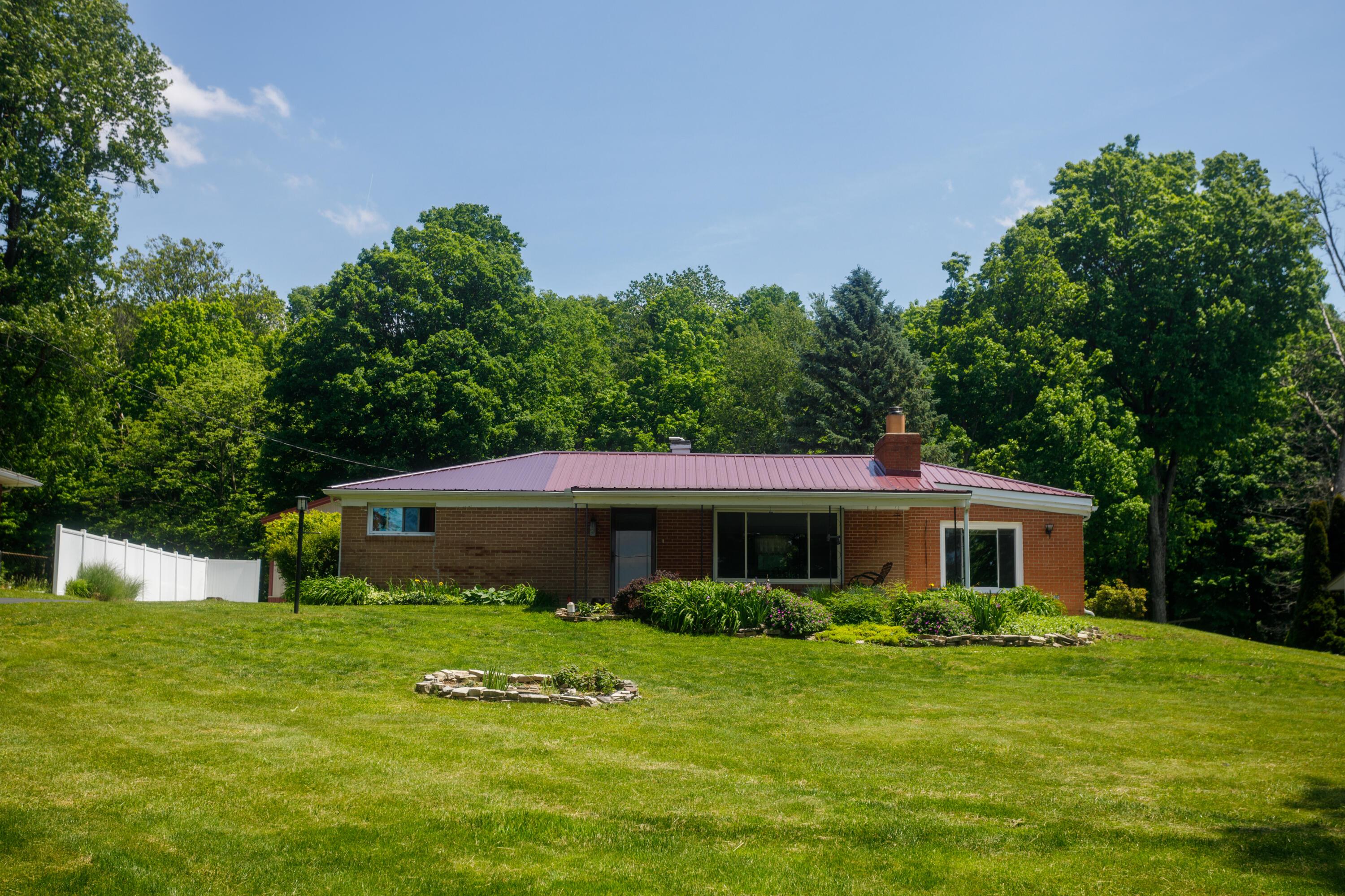 4008 Bosart Road Springfield, OH 45503 - Photo 4 of 27 WRE-4008Bosart--23
