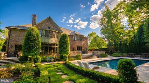 $3,899,000 | 1204 Daviswood Drive, McLean, VA 22102