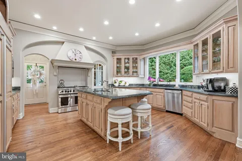 $3,899,000 | 1204 Daviswood Drive, McLean, VA 22102