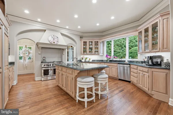 $3,899,000 | 1204 Daviswood Drive, McLean, VA 22102