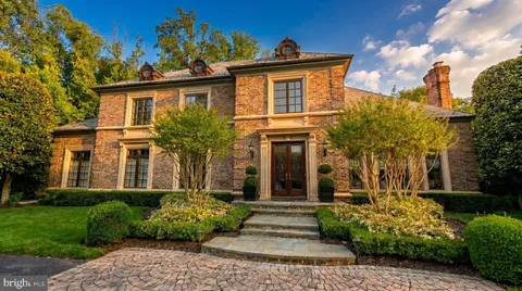 $3,899,000 | 1204 Daviswood Drive, McLean, VA 22102