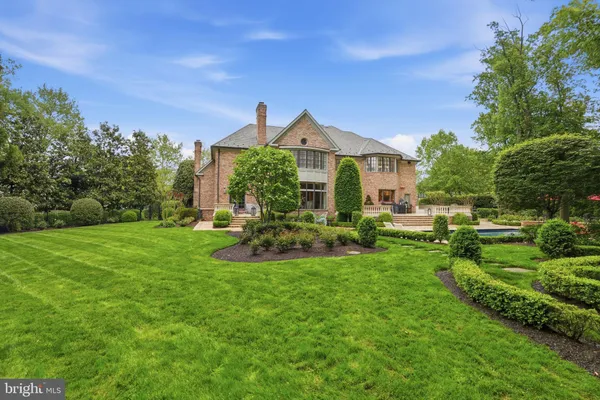 $3,899,000 | 1204 Daviswood Drive, McLean, VA 22102