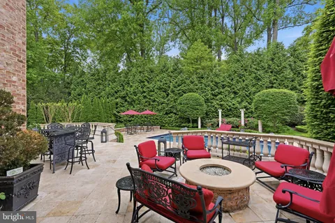 $3,899,000 | 1204 Daviswood Drive, McLean, VA 22102