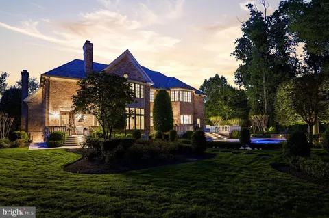 $3,899,000 | 1204 Daviswood Drive, McLean, VA 22102
