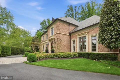 $3,899,000 | 1204 Daviswood Drive, McLean, VA 22102
