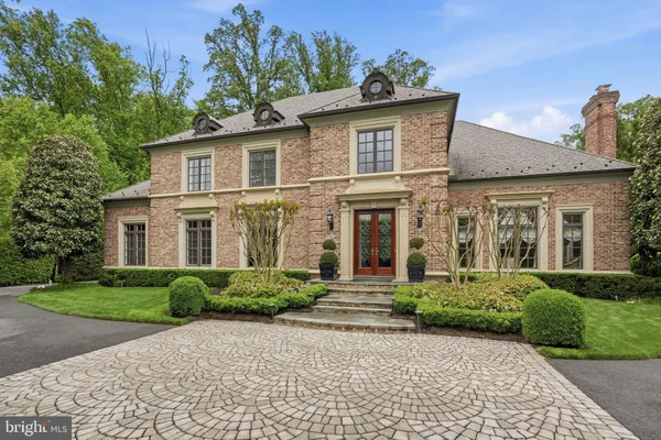 $3,899,000 | 1204 Daviswood Drive, McLean, VA 22102