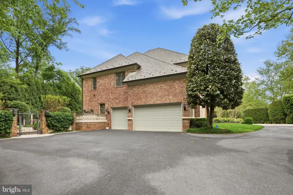 $3,899,000 | 1204 Daviswood Drive, McLean, VA 22102
