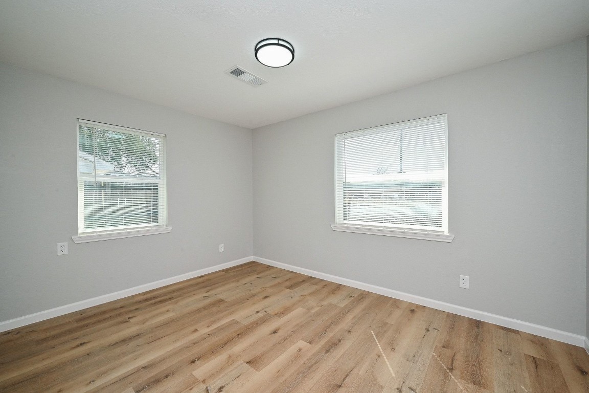 247 East Janisch Road Houston, TX 77022 - Photo 16 of 33 Bedroom 3