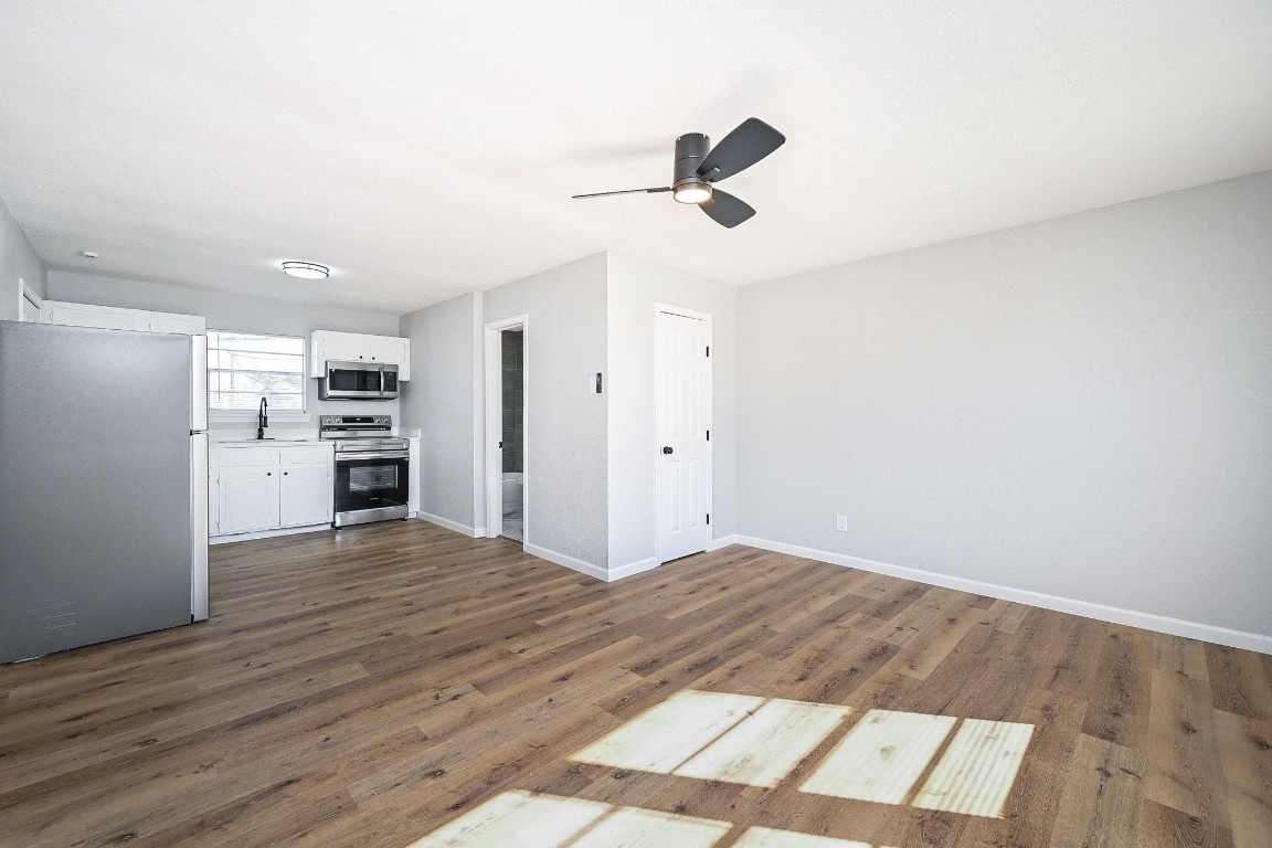 247 East Janisch Road Houston, TX 77022 - Photo 28 of 33 ADU Living /kitchen