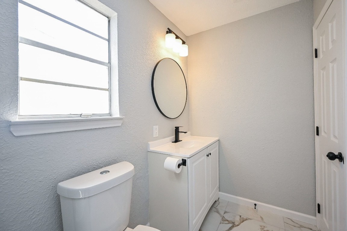 247 East Janisch Road Houston, TX 77022 - Photo 31 of 33 ADU Bathroom