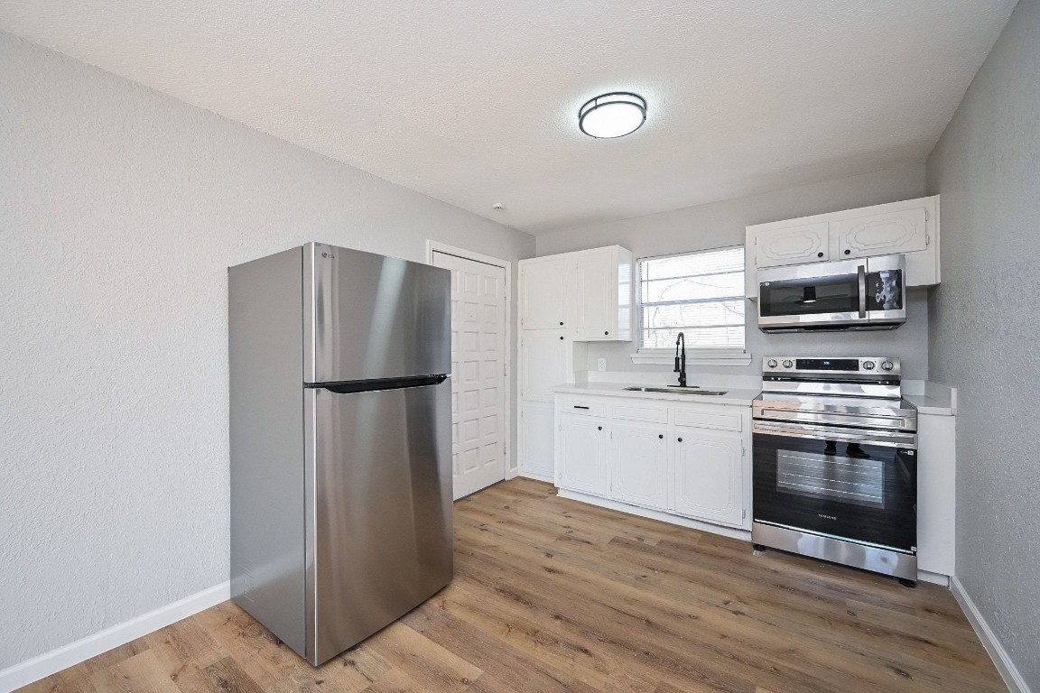 247 East Janisch Road Houston, TX 77022 - Photo 32 of 33 ADU Kitchen