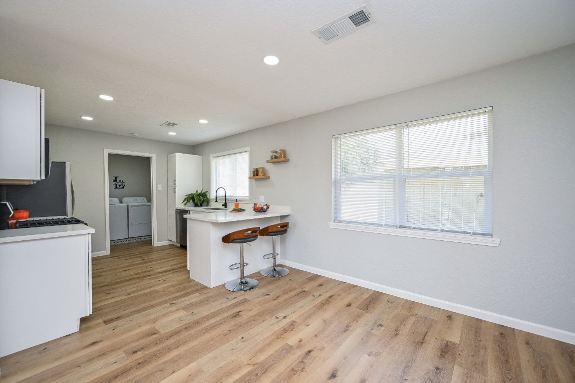 247 East Janisch Road Houston, TX 77022 - Photo 9 of 33 Kitchenette