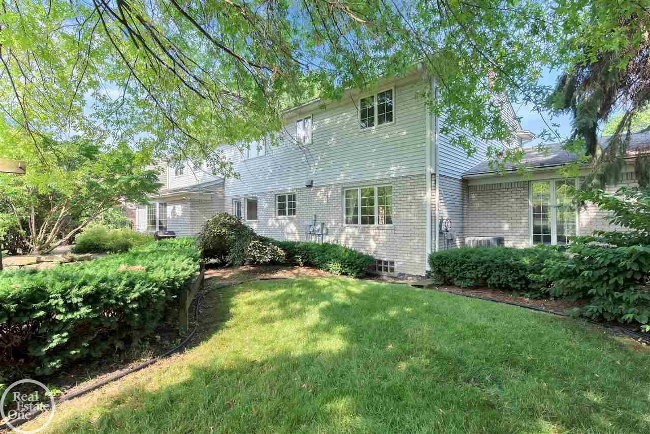 747 Ballantyne Road Grosse Pointe, MI 48236 - Photo 38 of 46 50016439-37.JPG