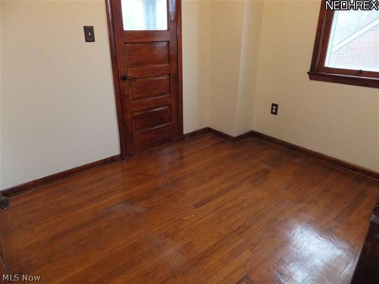 8020 Snow Road Parma, OH 44129 - Photo 12 of 21