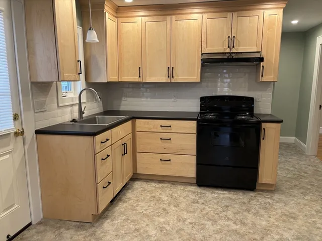 $1,500 | 58 Ashley Road, Unit 2, Holyoke, MA 01040