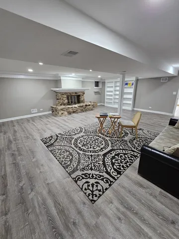 $3,150 | 770 Cordial Drive, Des Plaines, IL 60018