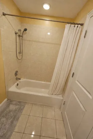 $3,150 | 770 Cordial Drive, Des Plaines, IL 60018