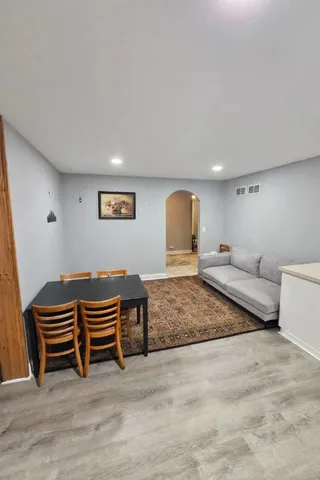 $3,150 | 770 Cordial Drive, Des Plaines, IL 60018