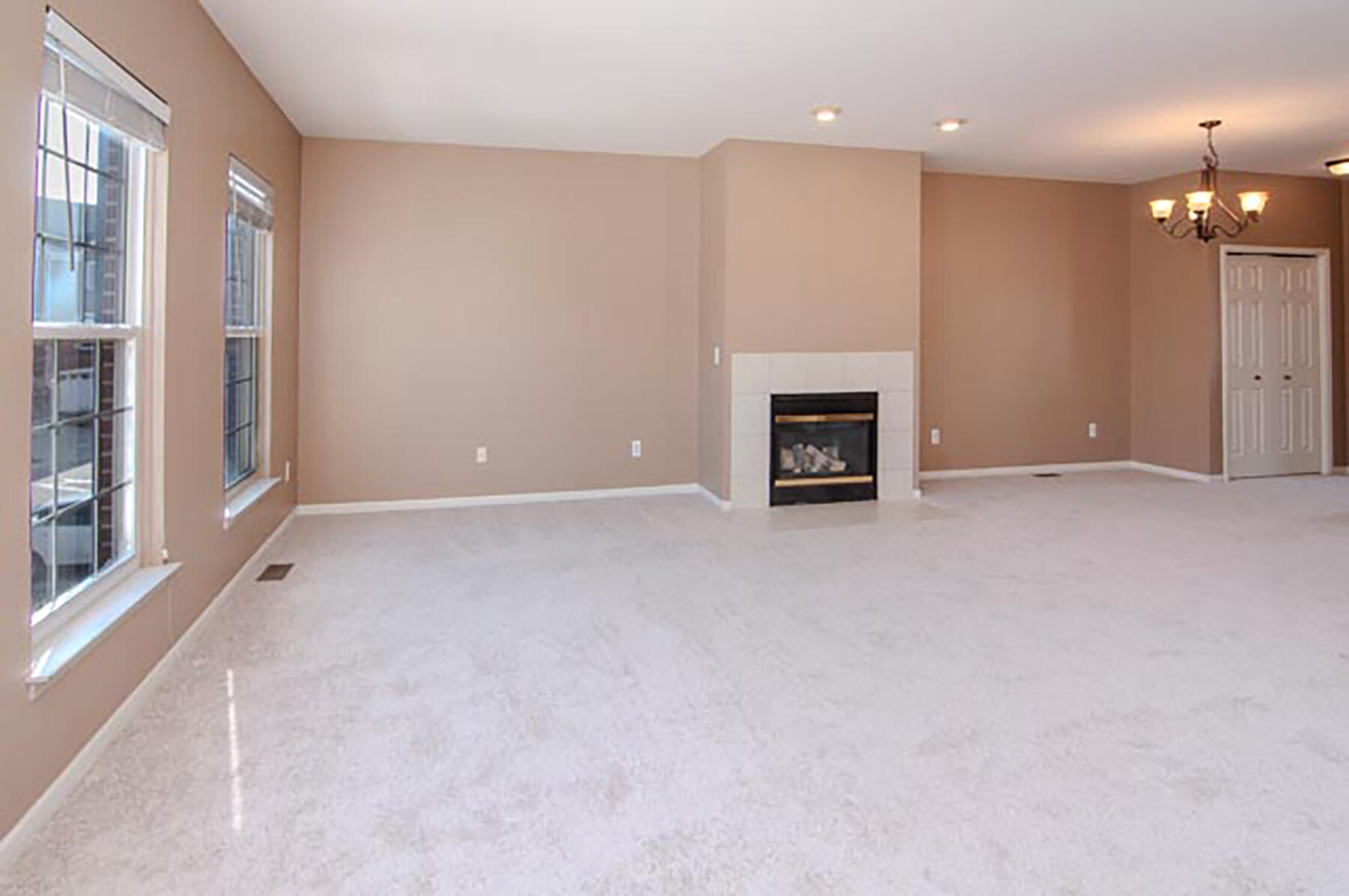 448 Cherry Orchard Road Canton, MI 48188 - Photo 7 of 54 007