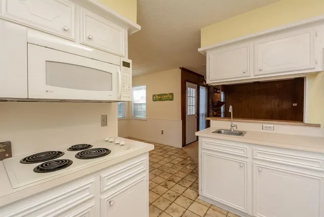 $2,499 | 5731 Old Lodge Drive, Houston, TX 77066