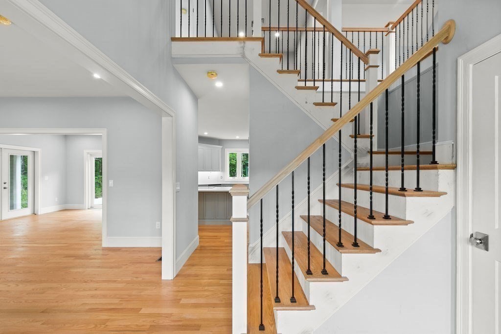 9 Ridgehill Lane Bourne, MA 02562 - Photo 3 of 42 Gallery Image 3
