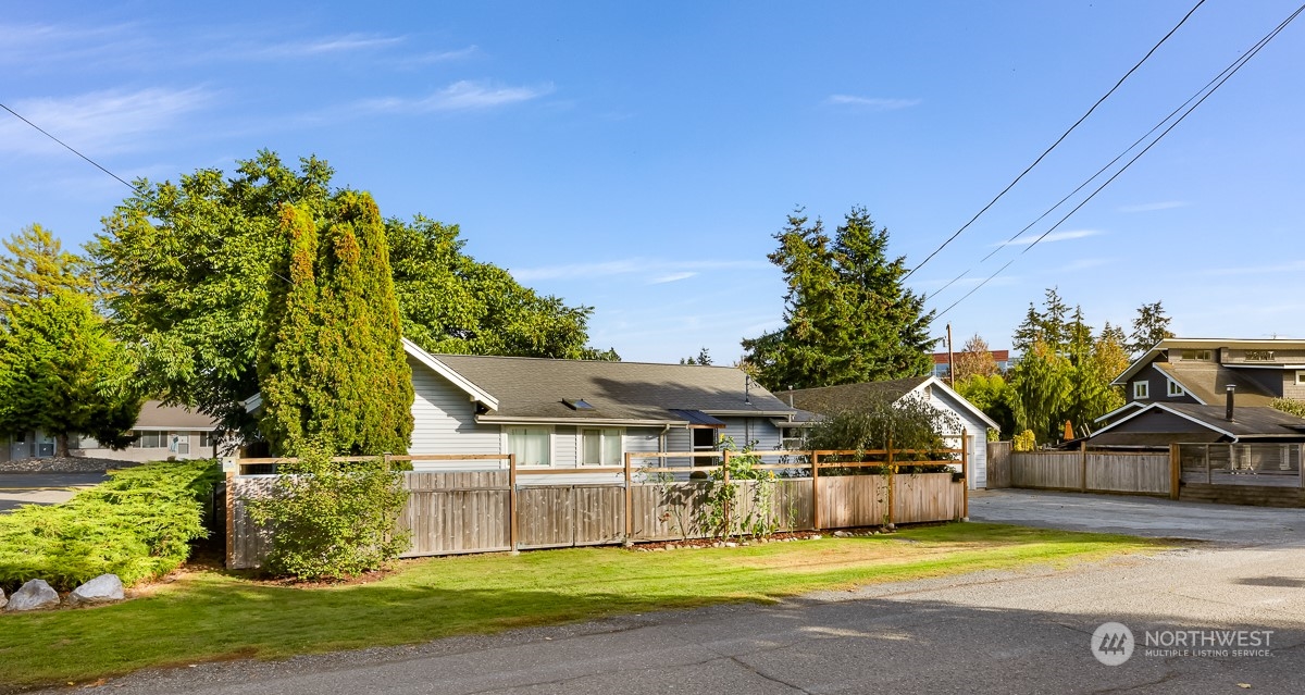 3008 Walnut Street Bellingham, WA 98225 - Photo 2 of 40 Gallery Image 2