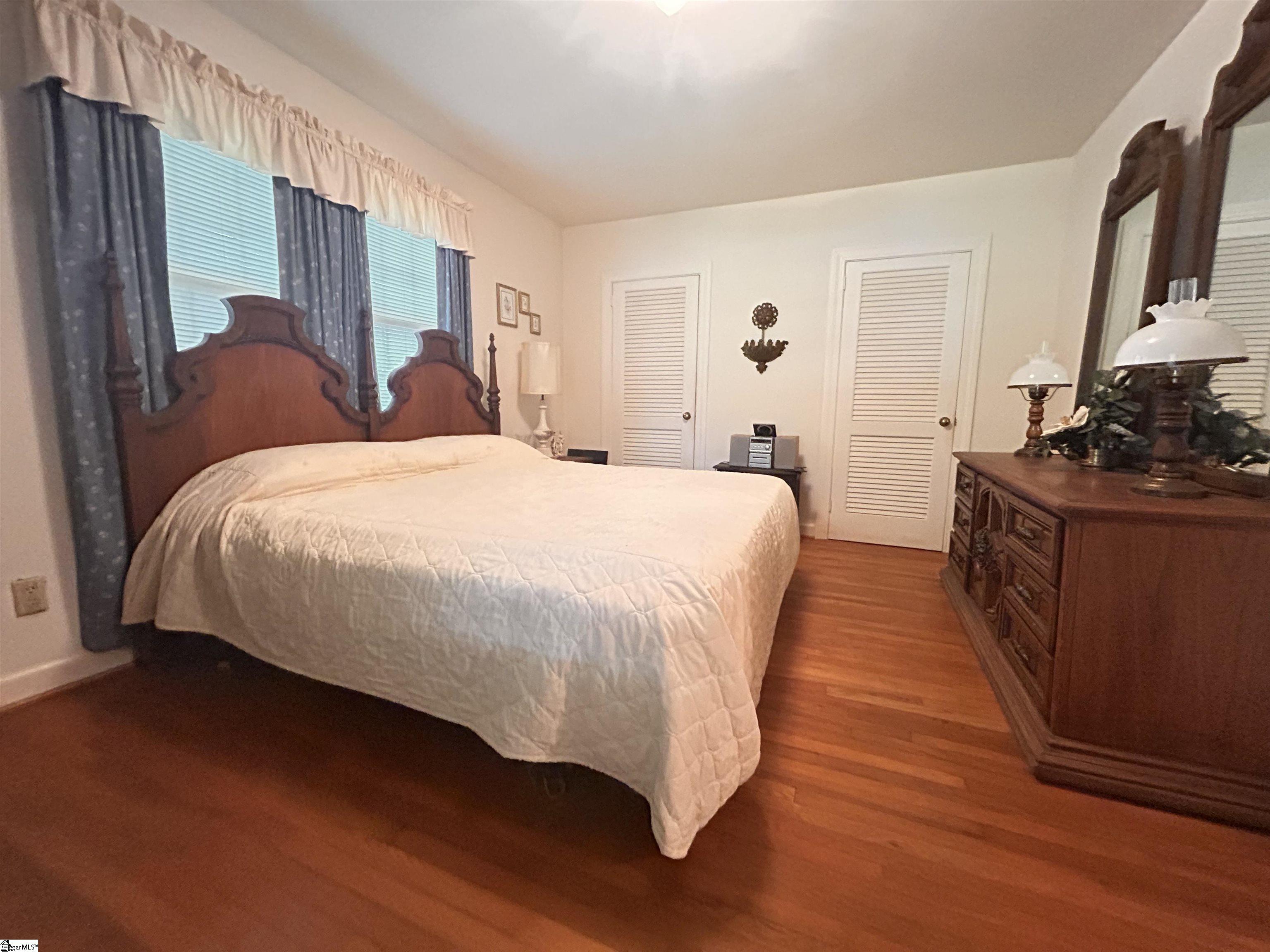 1003 West Main Street Laurens, SC 29360 - Photo 3 of 16