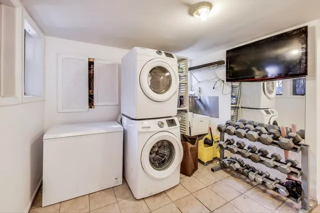 $975,000 | 4553 South Ellis Avenue, Chicago, IL 60653