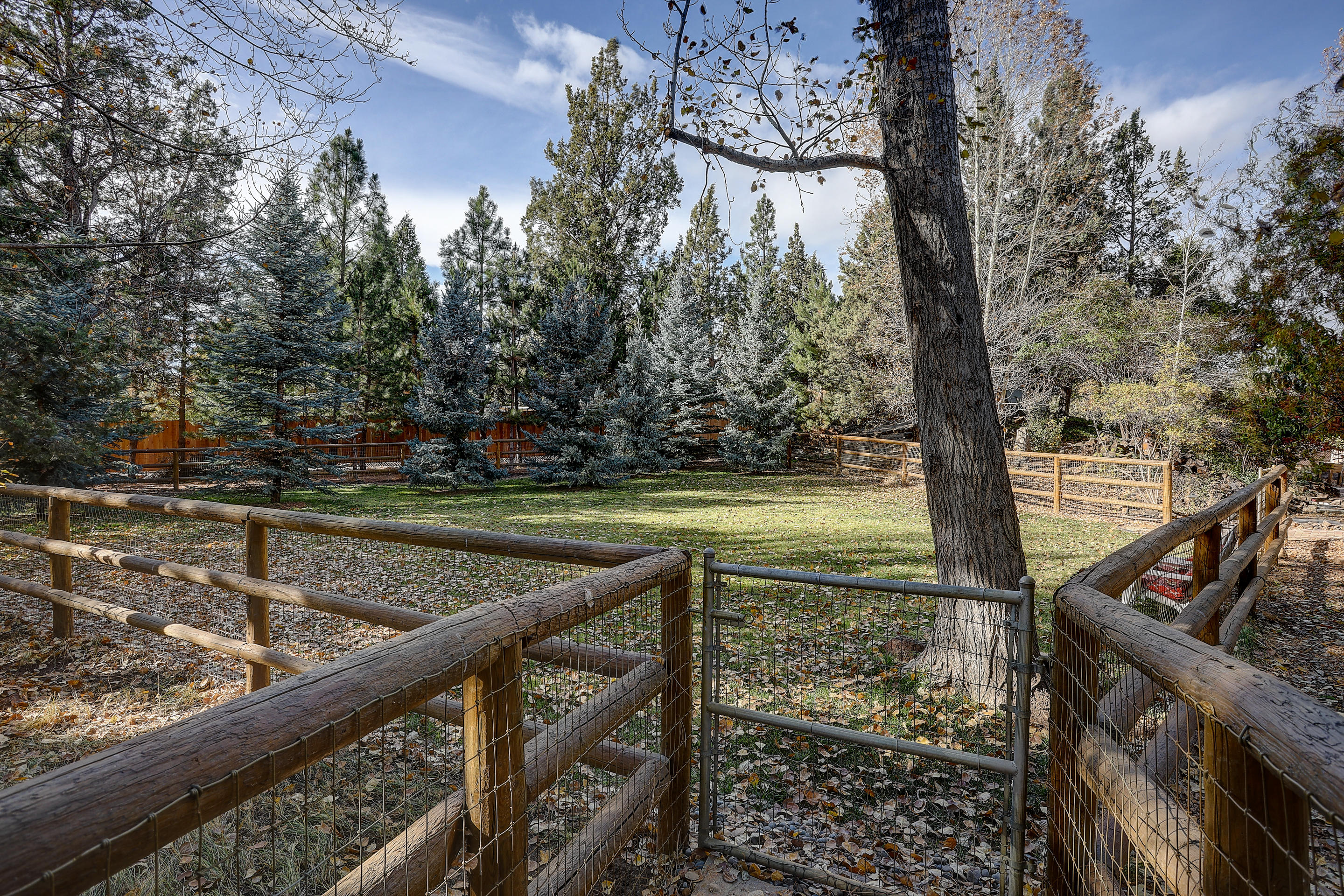 61267 Benham Road Bend, OR 97702 - Photo 35 of 49 Fenced pen for dogs or other animals
