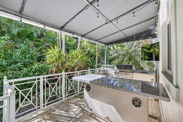 $3,550,000 | 101 Holly Lane, Plantation, FL 33317