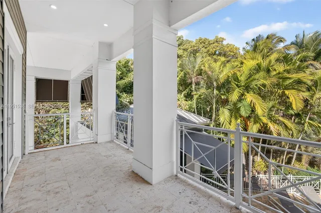 $3,550,000 | 101 Holly Lane, Plantation, FL 33317