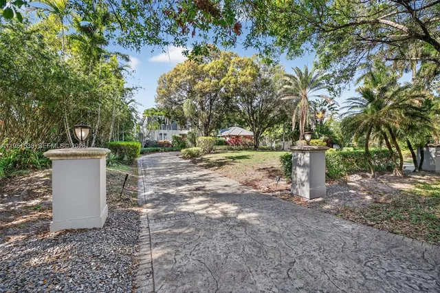 $3,550,000 | 101 Holly Lane, Plantation, FL 33317