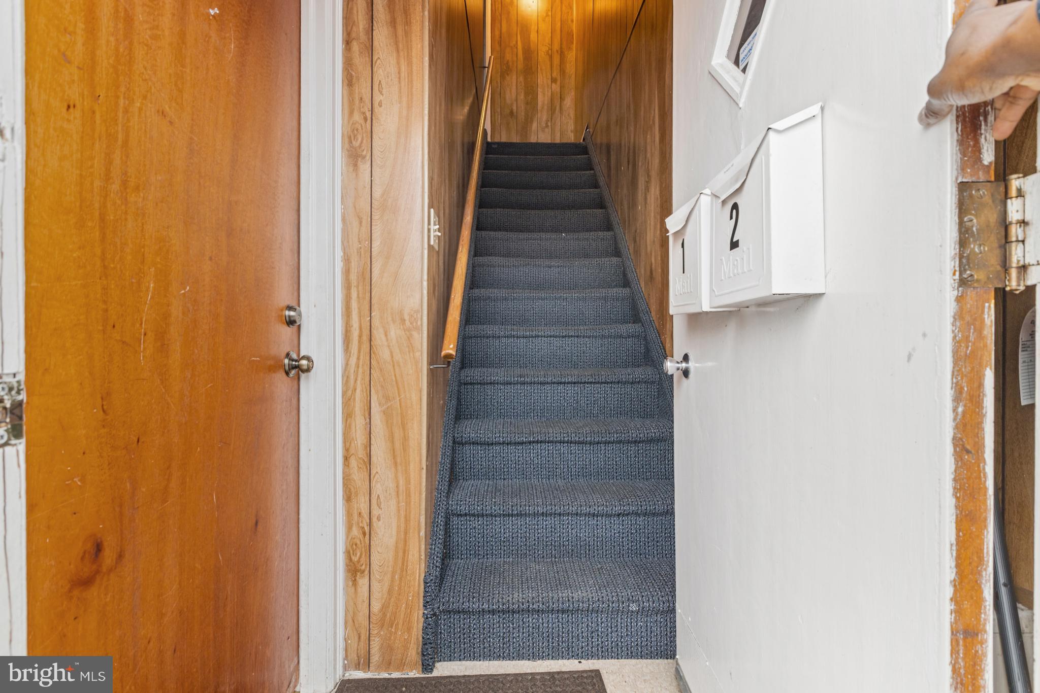 6136 Hawthorne Street Philadelphia, PA 19135 - Photo 4 of 38 a view of entryway