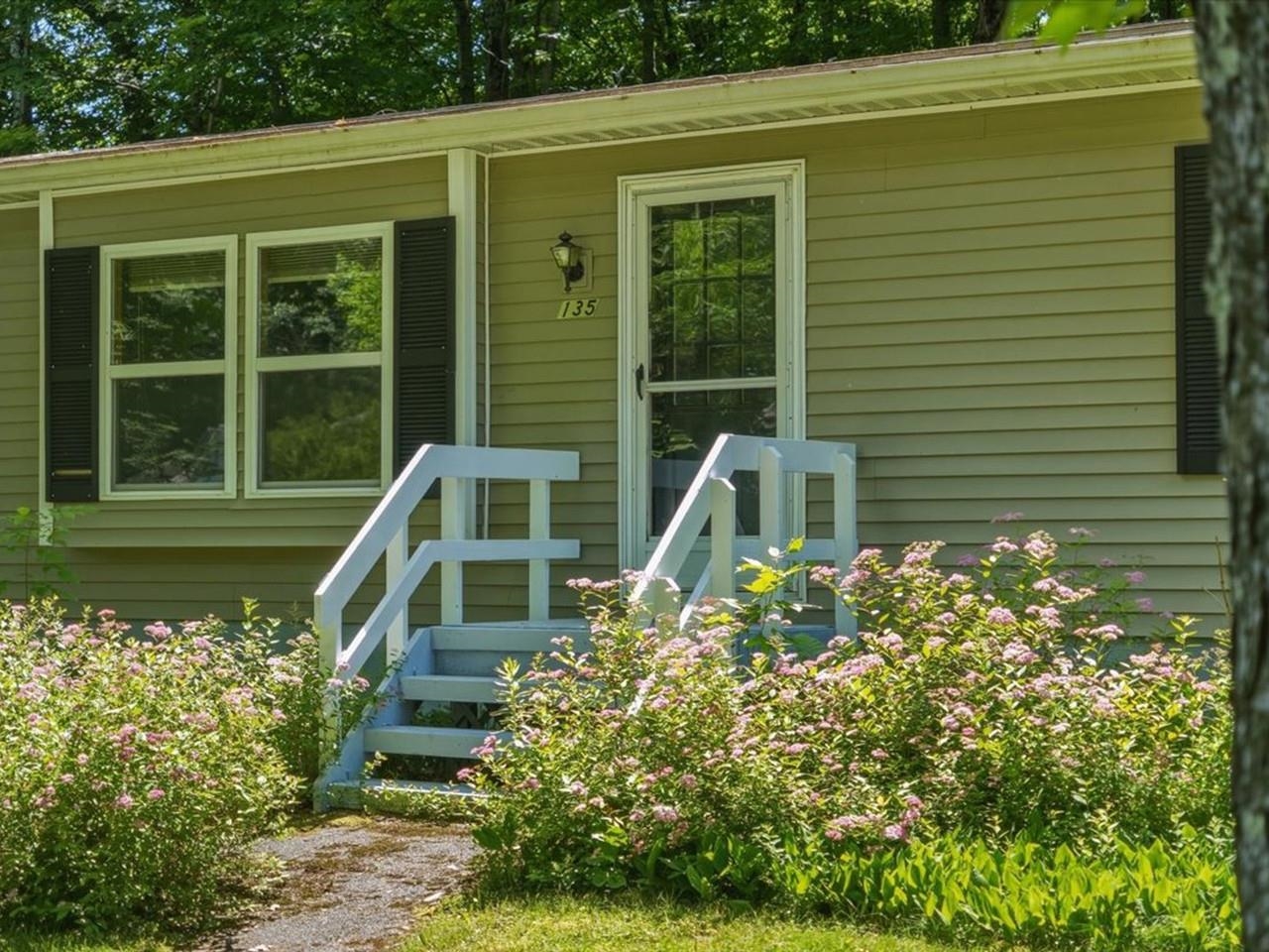 135 Williston Woods Road Williston, VT 05495 - Photo 2 of 29