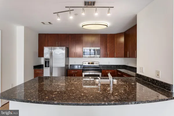 $3,495 | 157 Fleet Street, Unit 703, Oxon Hill, MD 20745