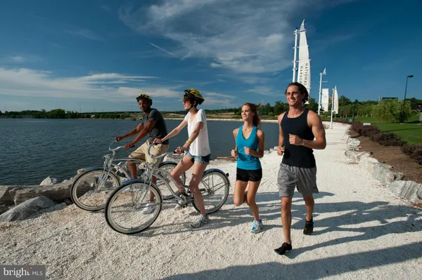 $3,495 | 157 Fleet Street, Unit 703, Oxon Hill, MD 20745