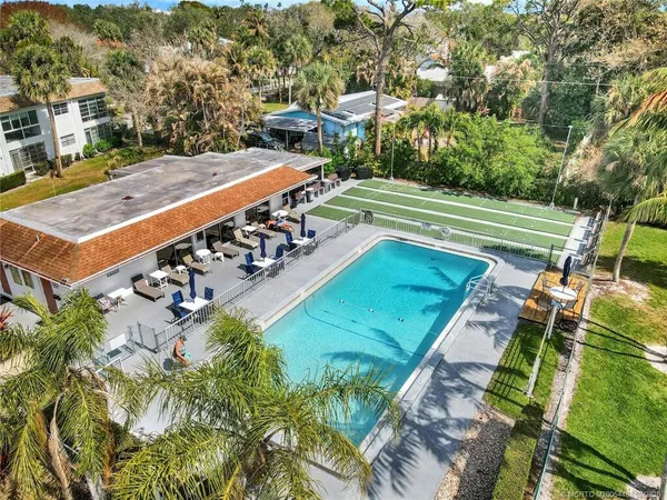 $159,900 | 2950 Southeast Ocean Boulevard, Unit 8, Stuart, FL 34996