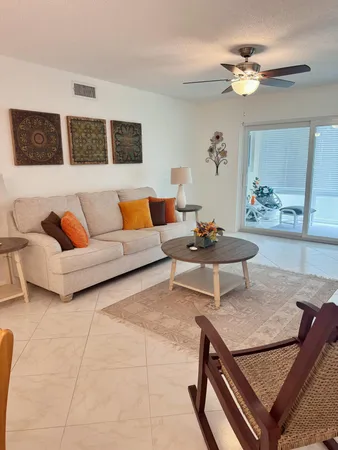 $159,900 | 2950 Southeast Ocean Boulevard, Unit 8, Stuart, FL 34996