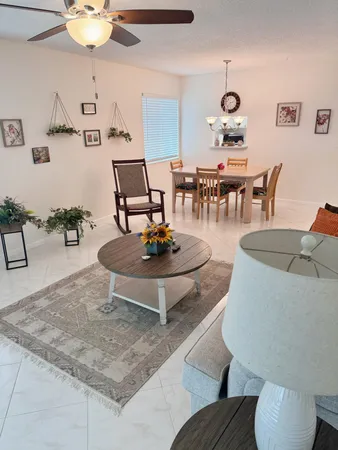 $159,900 | 2950 Southeast Ocean Boulevard, Unit 8, Stuart, FL 34996