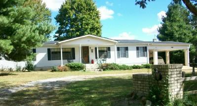 147 Cedar Park Road Centerville, TN 37033 - Photo 2 of 13 Front of house w/Driveway